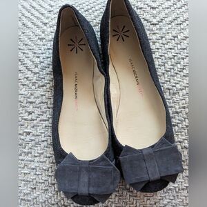 Isaac mizrahi flats with bow